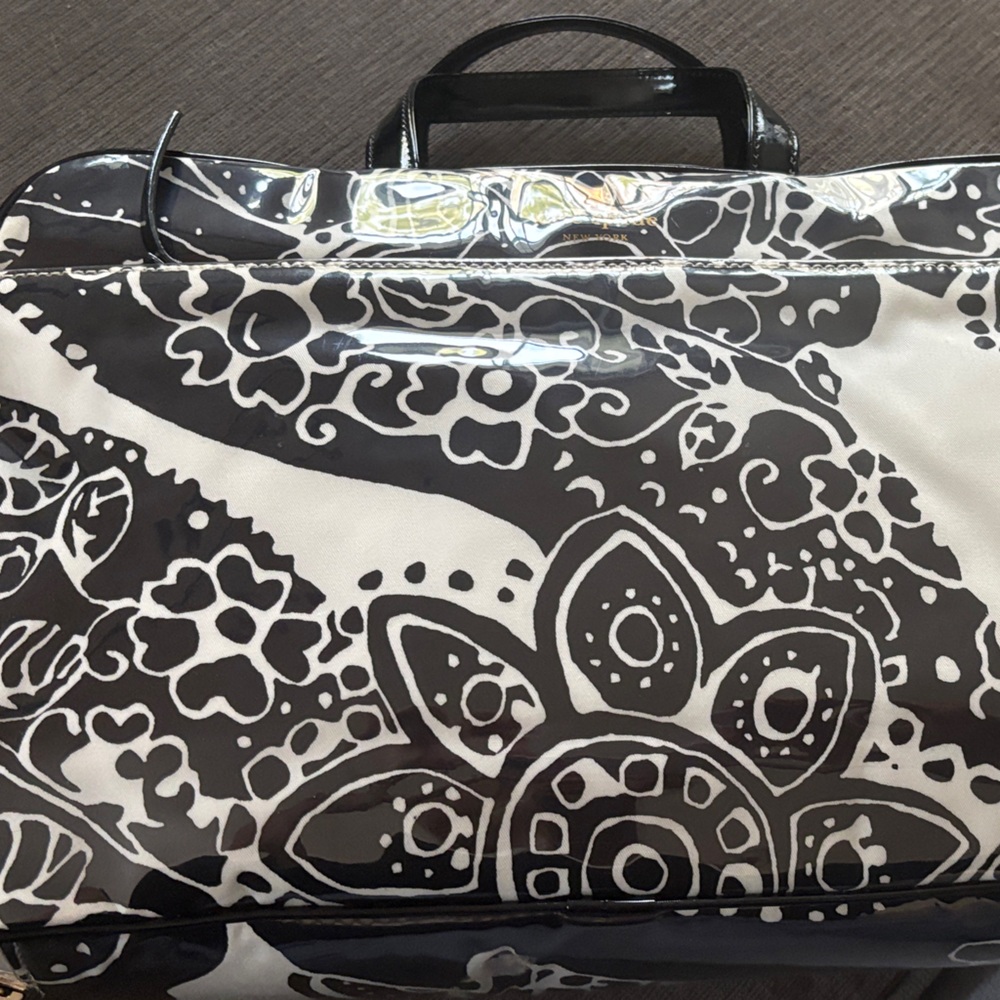 kate spade Large Manuela Paisley Grove Black and White Floral Cosmetic Bag NWT